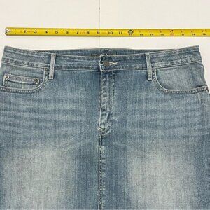 Levi’s Women’s Denim Blue Jean Women's Skirt Size 16